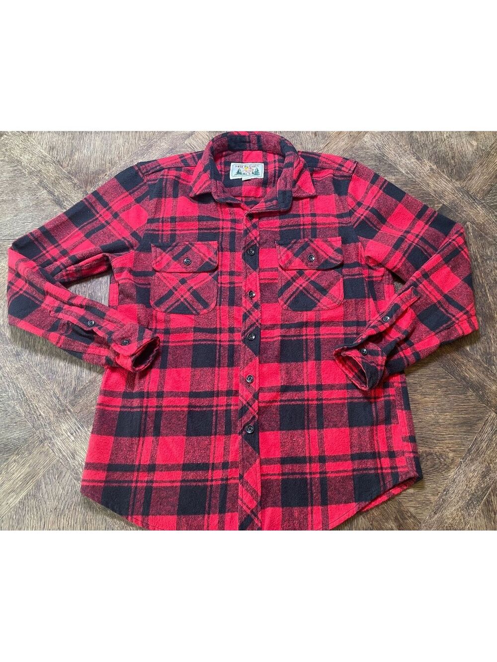 Free Planet Men’s Classic Red Plaid Heavy Flannel Medium